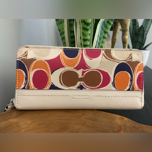 Coach Handbags - ⭐️ SOLD..Coach wallet